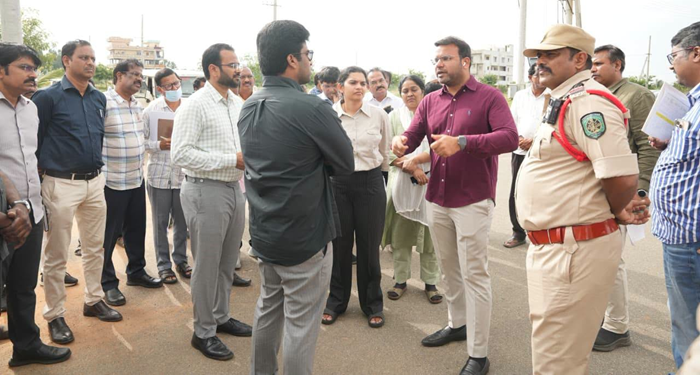 District administration reviews arrangements ahead of PM visit